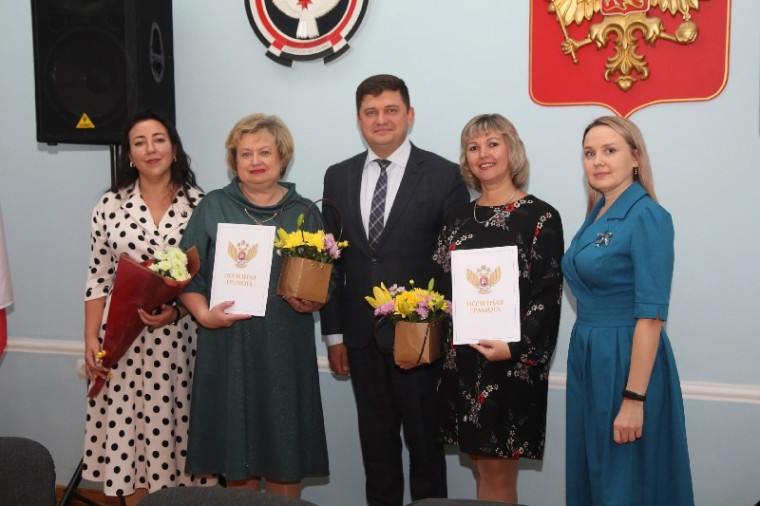 Поздравляем с ведомственными наградами Министерства просвещения Российской Федерации!.